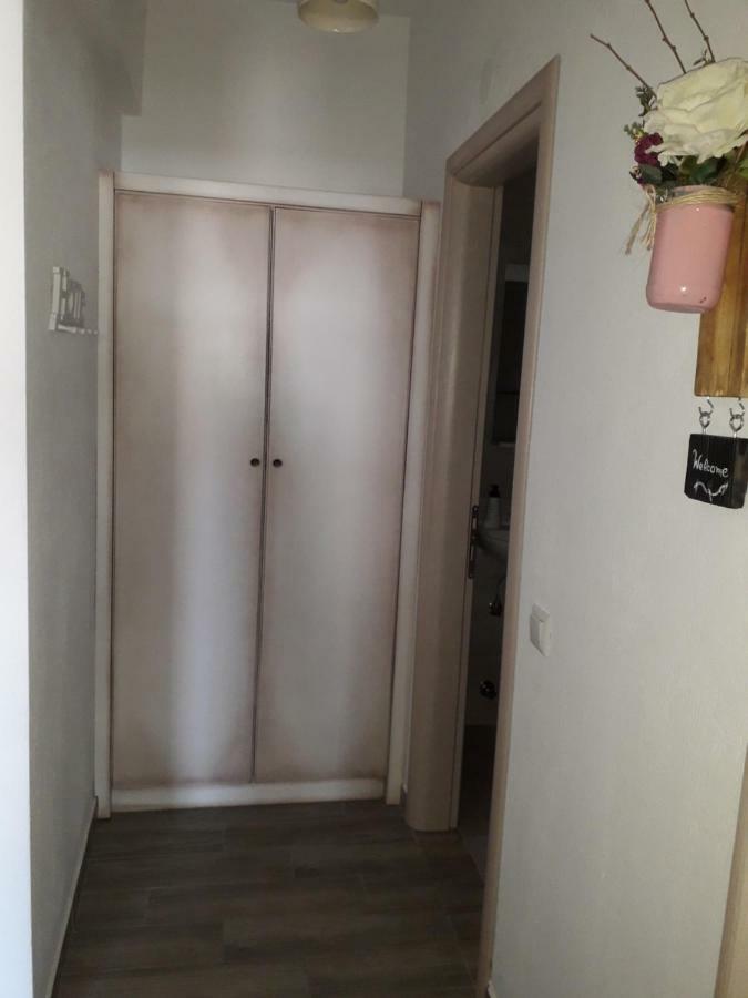 U Jacka Appartement Néoi Póroi Buitenkant foto